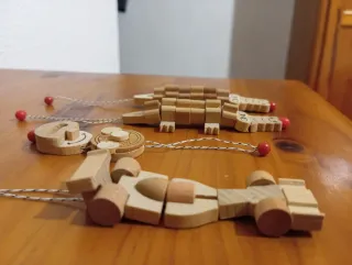 Figuras de madera articuladas Kinder años 90