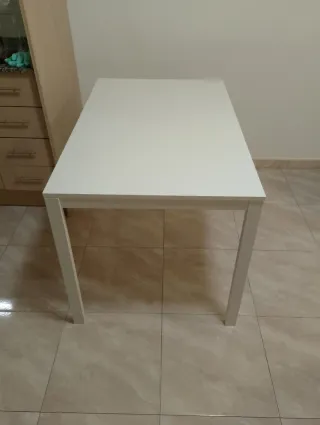Mesa Ikea Vangsta y 3 sillas Ikea Janinge