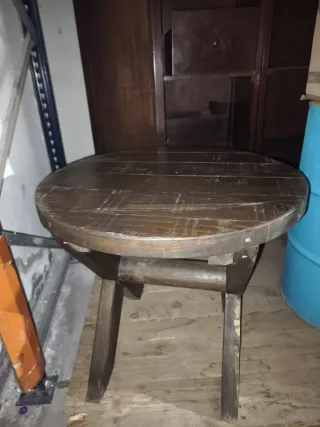Mesa auxiliar redonda de madera