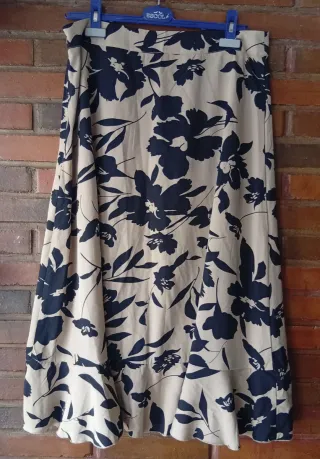 Falda larga Shein floral beige y azul Talla XL