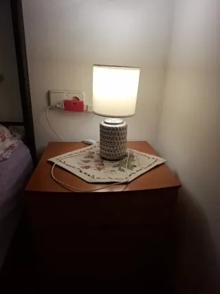 2 Mesitas de Noche Madera y Tela