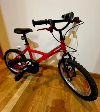 Bicicleta B'TWIN 14 (3-5 años) con Ruedines