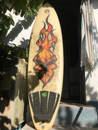 Tabla de surf en buen estado