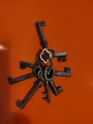 Set di chiavi antiche