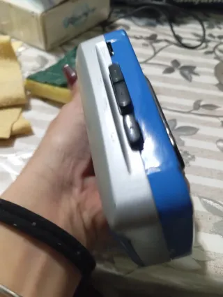 Radiocassetta funzionante