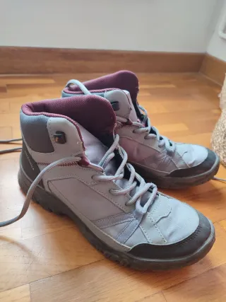 Botas montaña Quechua Talla 39