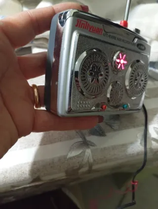 Radiocassetta J-698 funzionante