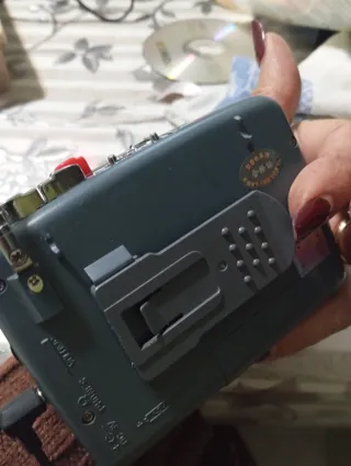 Radiocassetta J-698 funzionante