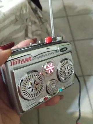 Radiocassetta J-698 funzionante