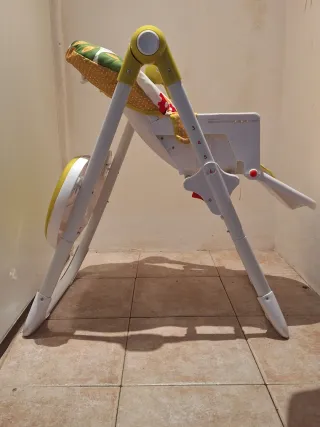 Trona para bebé Piku Le falta las correas