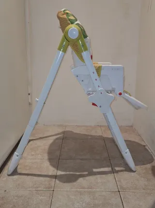 Trona para bebé Piku Le falta las correas