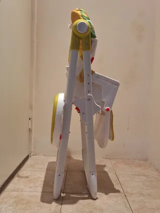 Trona para bebé Piku Le falta las correas