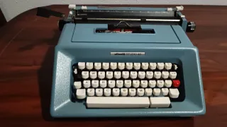 Máquina de escribir Olivetti Studio 46