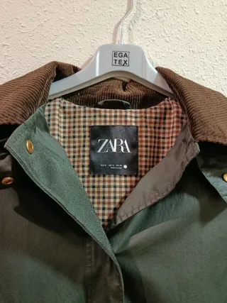 Capa verde y marrón con capucha,