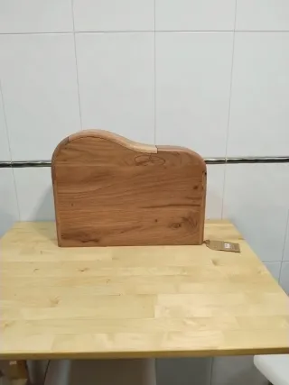 Mueble recibidor o mesita de noche de madera