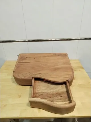 Mueble recibidor o mesita de noche de madera