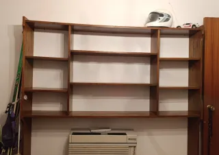 Estantería de madera