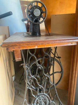 Máquina de coser Singer antigua