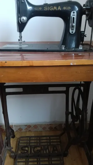 Máquina de coser antigua Sigma