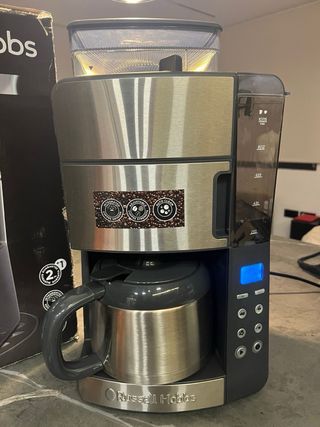 Cafetera Russell Hobbs Grind & Brew