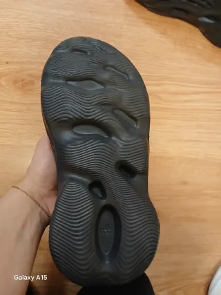 Zapatillas Negras yeezy