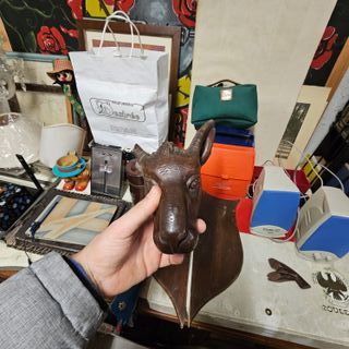 Placca in legno scultura testa animale