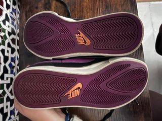 Deportivos Nike Negros y Morados