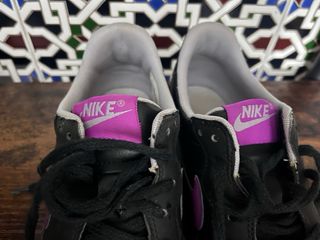 Deportivos Nike Negros y Morados