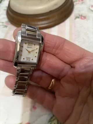Reloj Seiko Mujer Dorado y Plateado