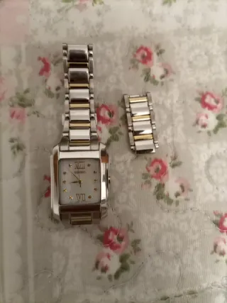 Reloj Seiko Mujer Dorado y Plateado