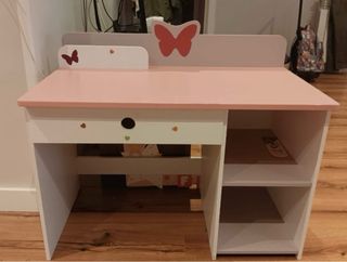 Pupitre infantil rosa y blanco
