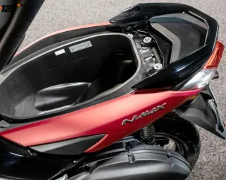 Moto Scooter granate