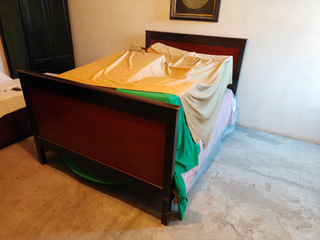 Cama antigua de madera