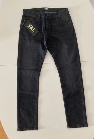 Victorio & Lucchino. Pantalón vaquero slim. W33