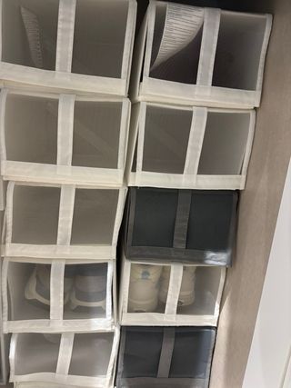Cajas organizadoras Ikea blanca y gris