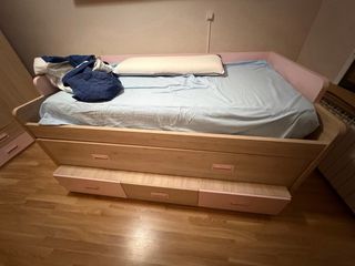 Cama nido madera y rosa