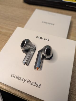 Samsung Galaxy Buds 3 Gris Nuevos