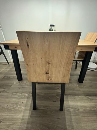 Mesa extensible con 4 sillas