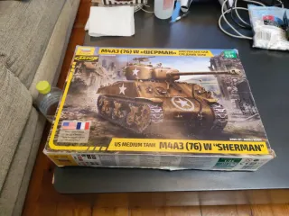 Maqueta Zvezda M4A3 (76) W Sherman 1/35