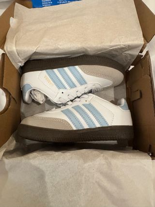 Adidas Samba Niñas Talla 27 Blanca y Azul