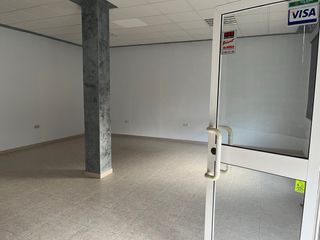 Se alquila local, solo para negocio.