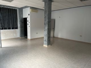 Se alquila local, solo para negocio.