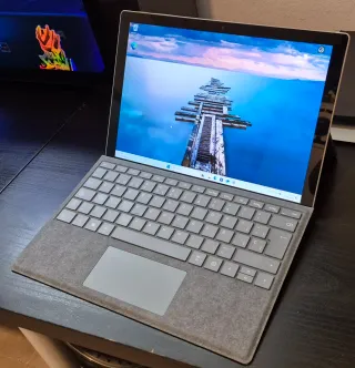 Microsoft Surface Pro 7 + Teclado
