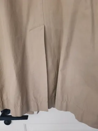 Gabardina beige con cremallera