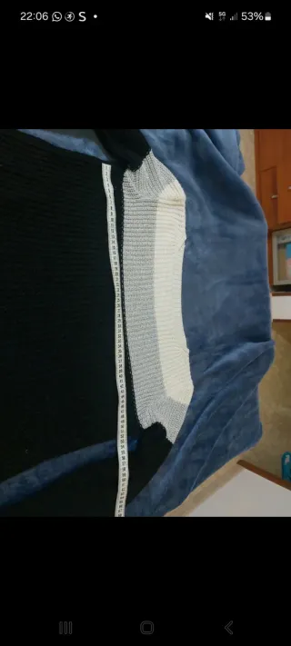 Maglione a righe beige, nero e argento