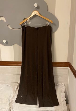 Pantalón de punto con strass sin estrenar