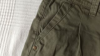 Pantalón corto verde militar