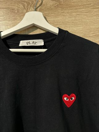 Camiseta Comme des Garçons Play Corazón Rojo