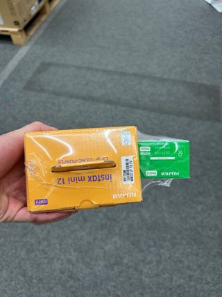 Cámara Fujifilm Instax Mini 12 Lila