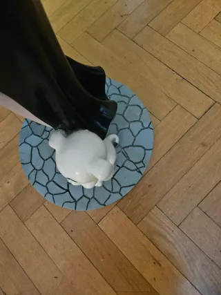 Figura Betty Boop con Perro y joyero Rojo